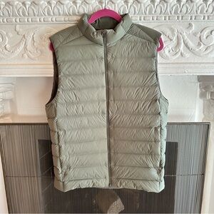 Lululemon Men’s Navigation Vest in Green Size Large